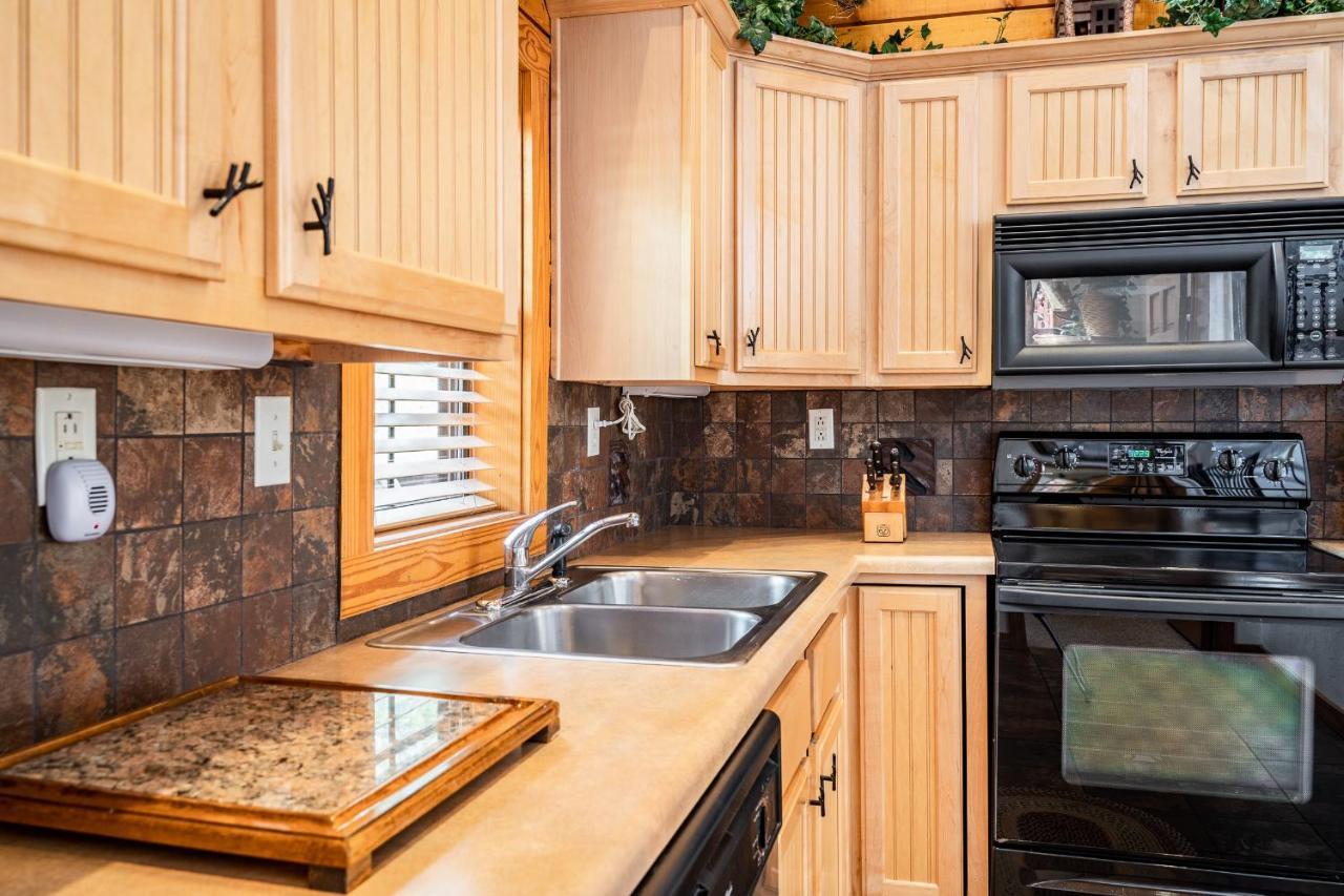 Cabins At Grand Mountain Branson Bagian luar foto