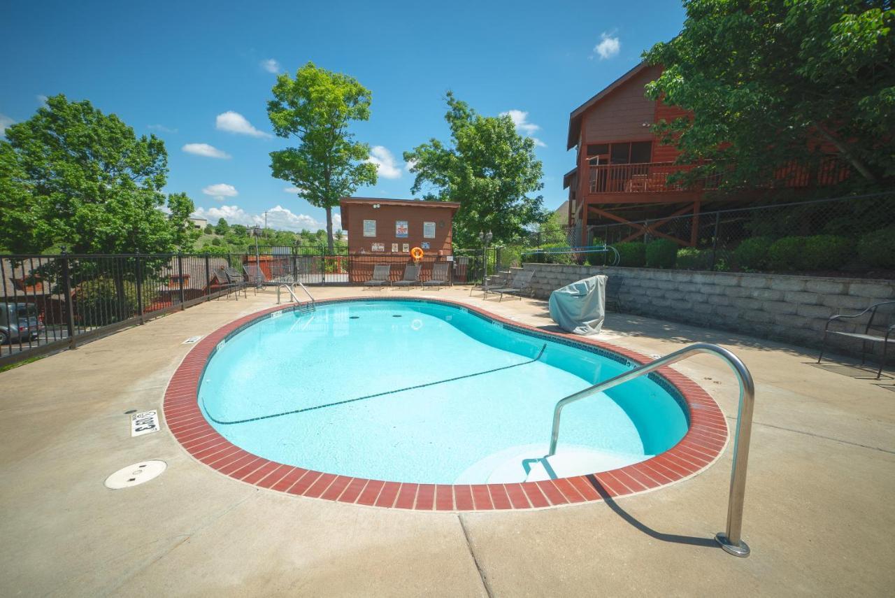 Cabins At Grand Mountain Branson Bagian luar foto