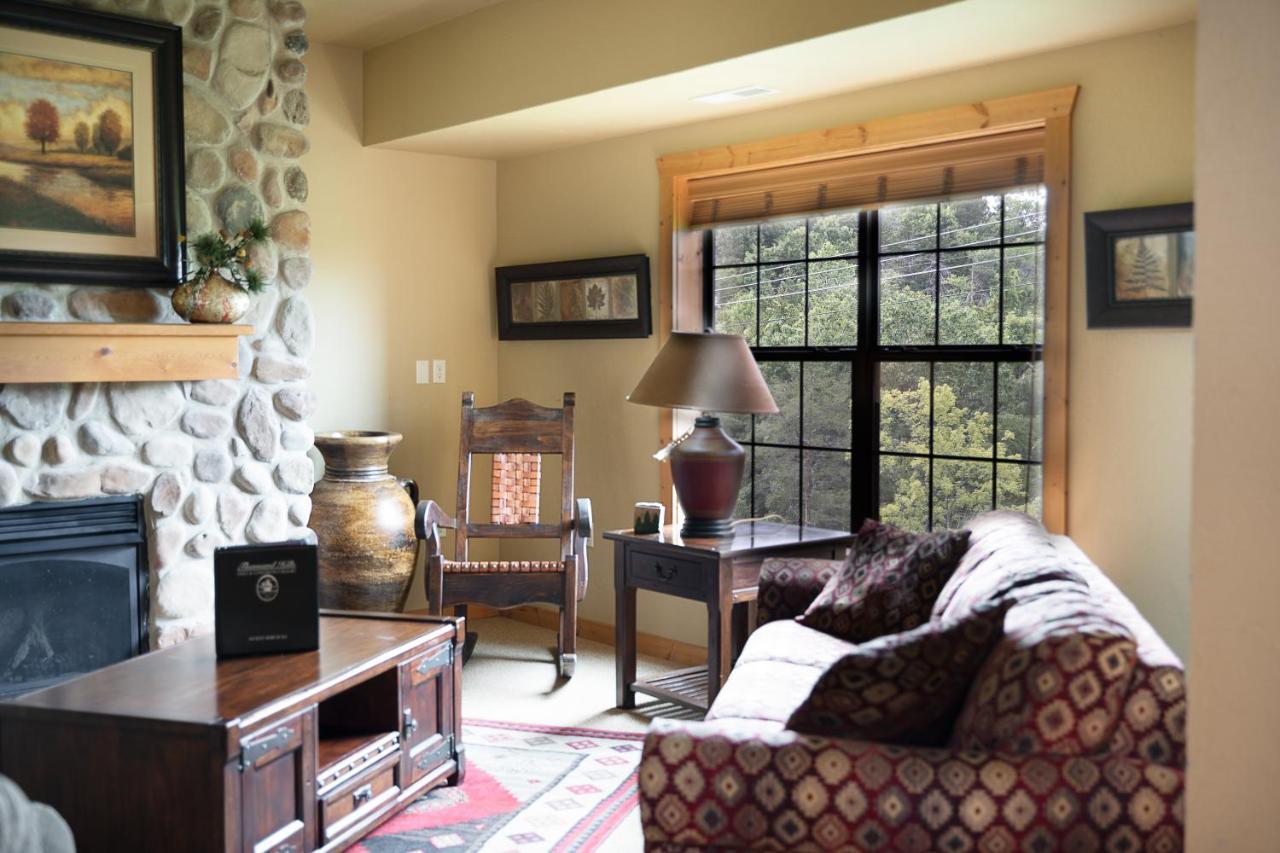 Cabins At Grand Mountain Branson Bagian luar foto