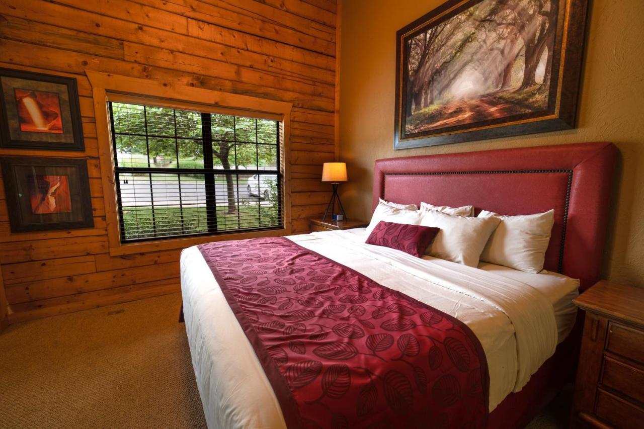 Cabins At Grand Mountain Branson Bagian luar foto
