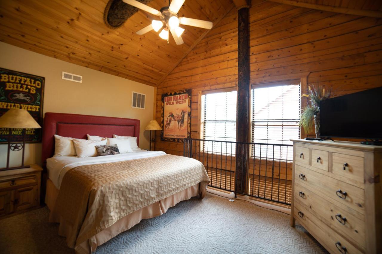 Cabins At Grand Mountain Branson Bagian luar foto