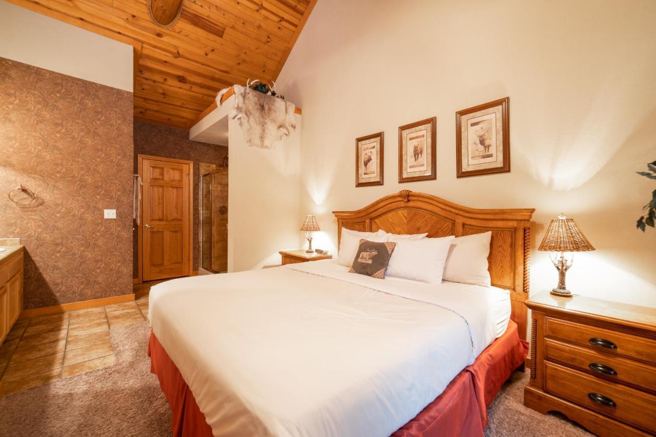 Cabins At Grand Mountain Branson Bagian luar foto