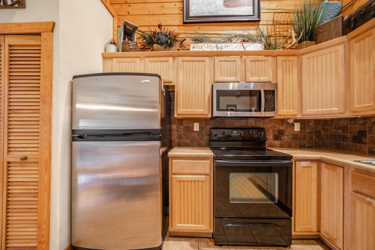 Cabins At Grand Mountain Branson Bagian luar foto