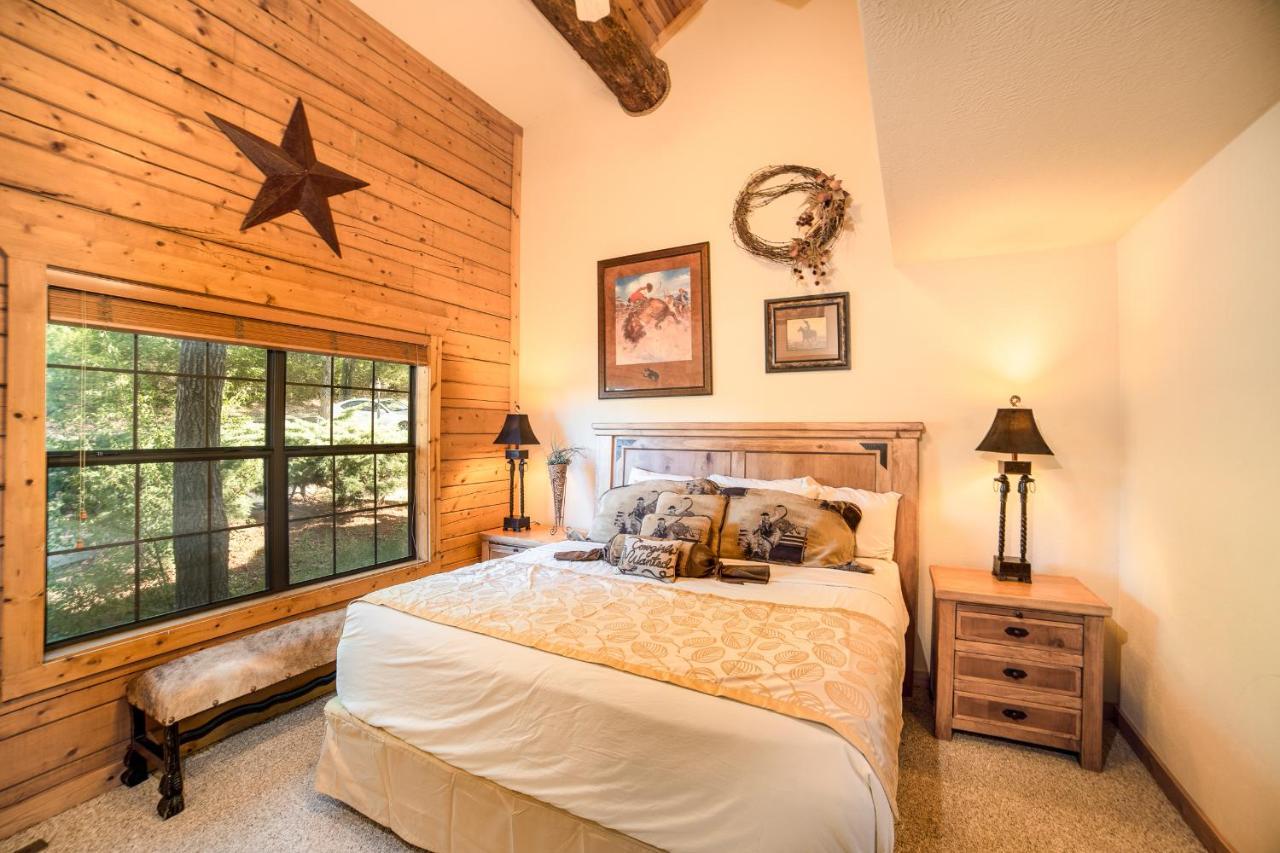 Cabins At Grand Mountain Branson Bagian luar foto
