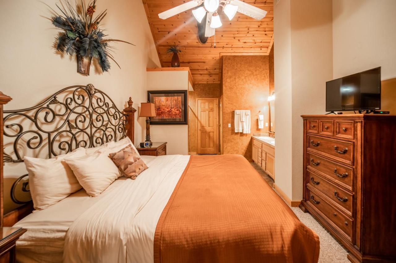 Cabins At Grand Mountain Branson Bagian luar foto