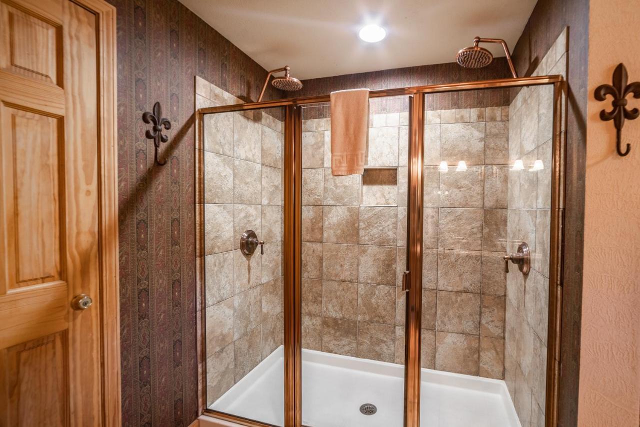 Cabins At Grand Mountain Branson Bagian luar foto