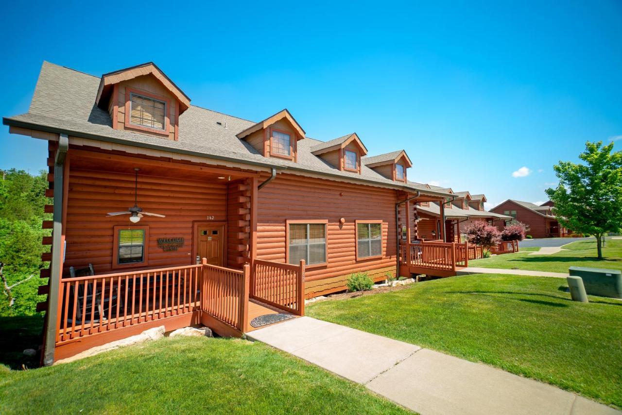 Cabins At Grand Mountain Branson Bagian luar foto