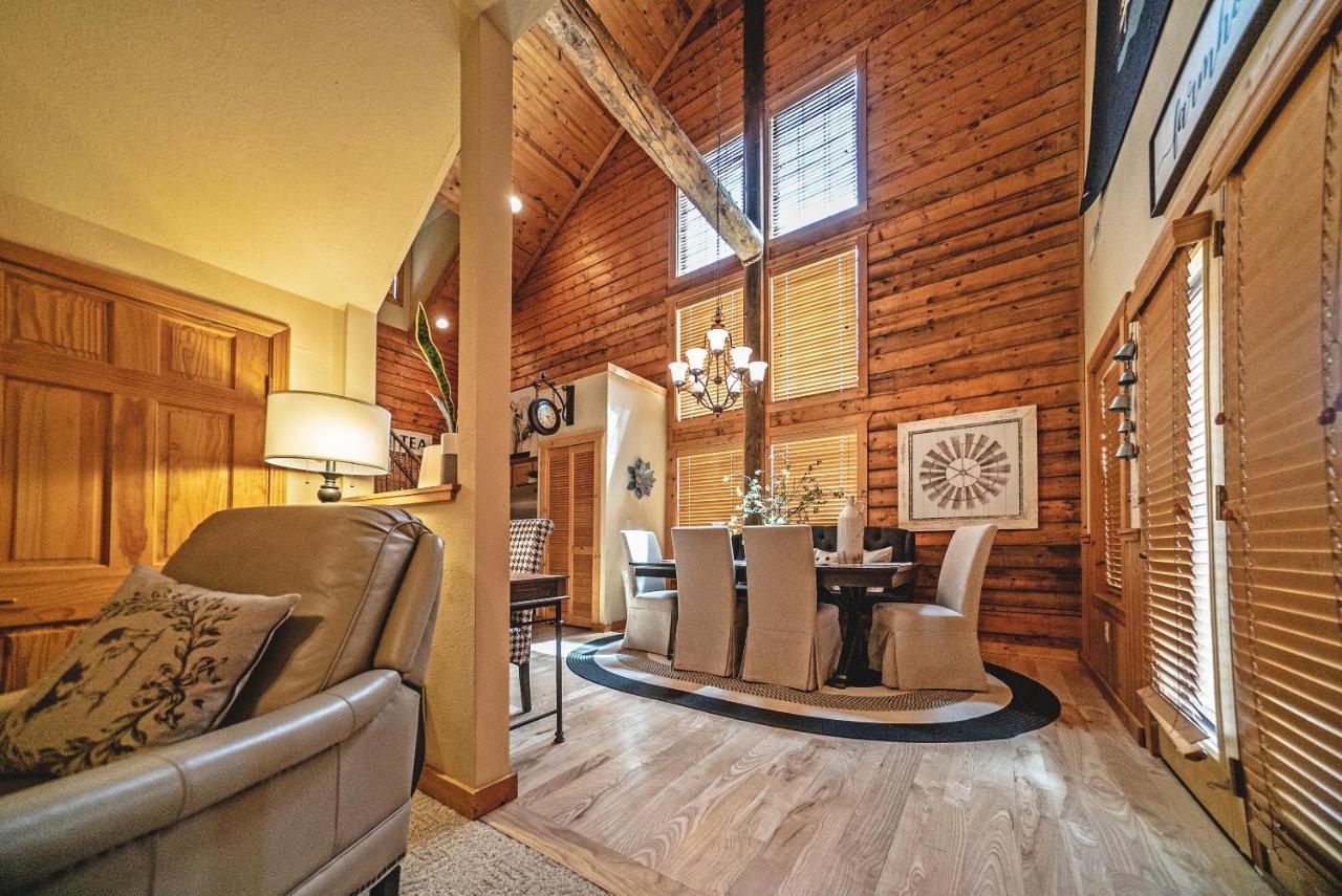 Cabins At Grand Mountain Branson Bagian luar foto